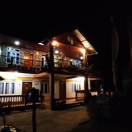 Tibet Homestay Rishop Luaran gambar