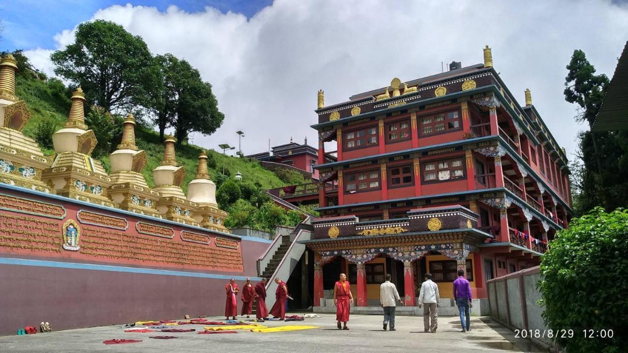 Tibet Homestay Rishop Luaran gambar