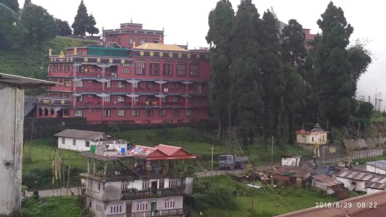 Tibet Homestay Rishop Luaran gambar