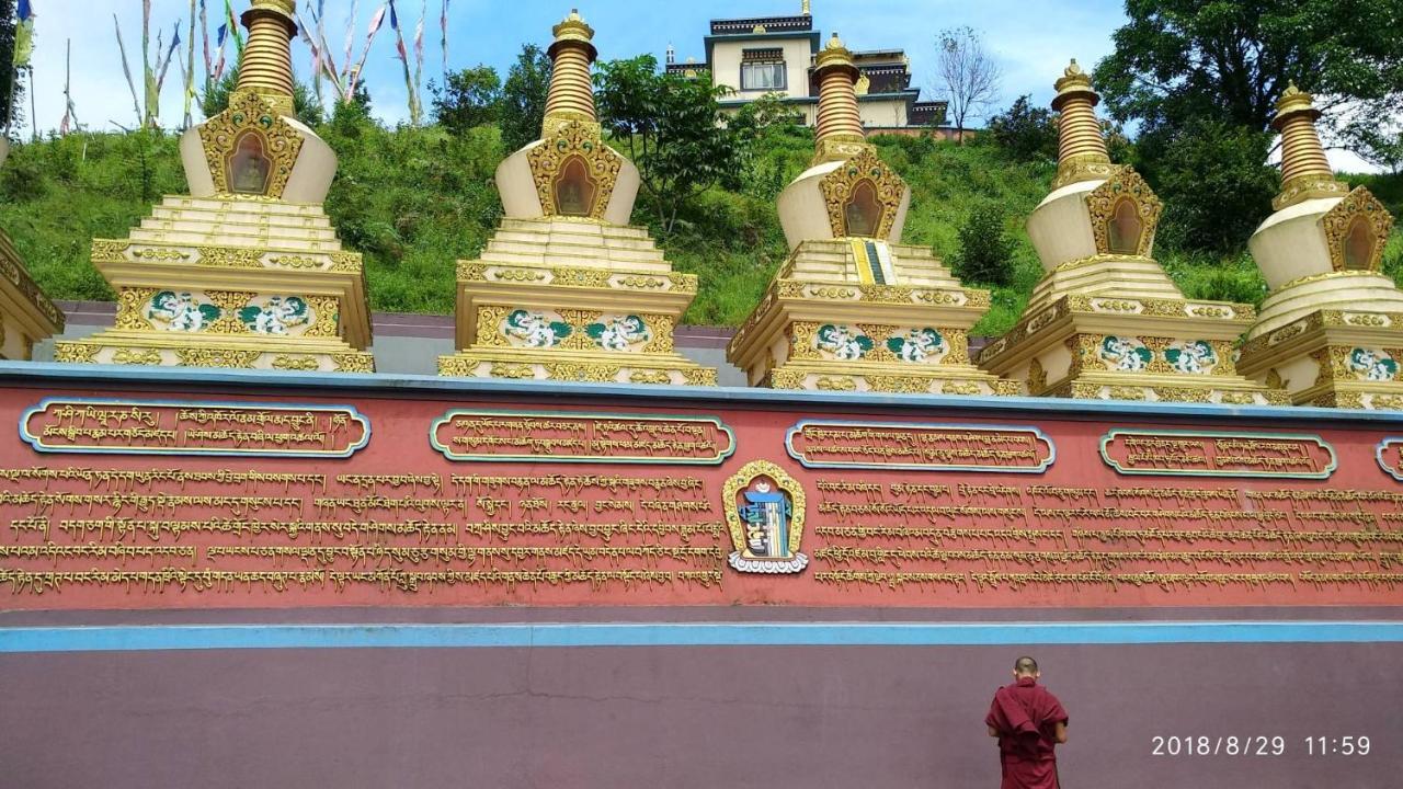 Tibet Homestay Rishop Luaran gambar