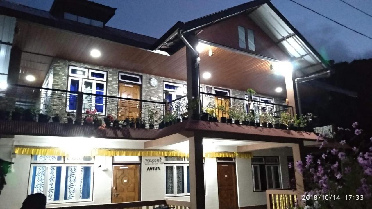 Tibet Homestay Rishop Luaran gambar