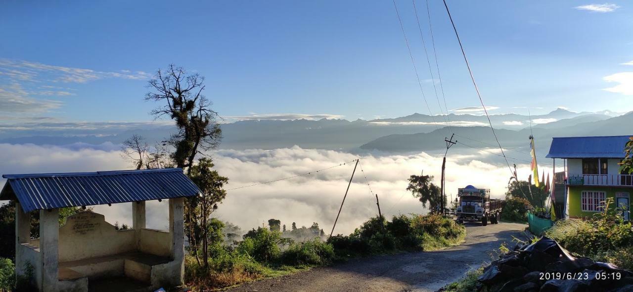 Tibet Homestay Rishop Luaran gambar