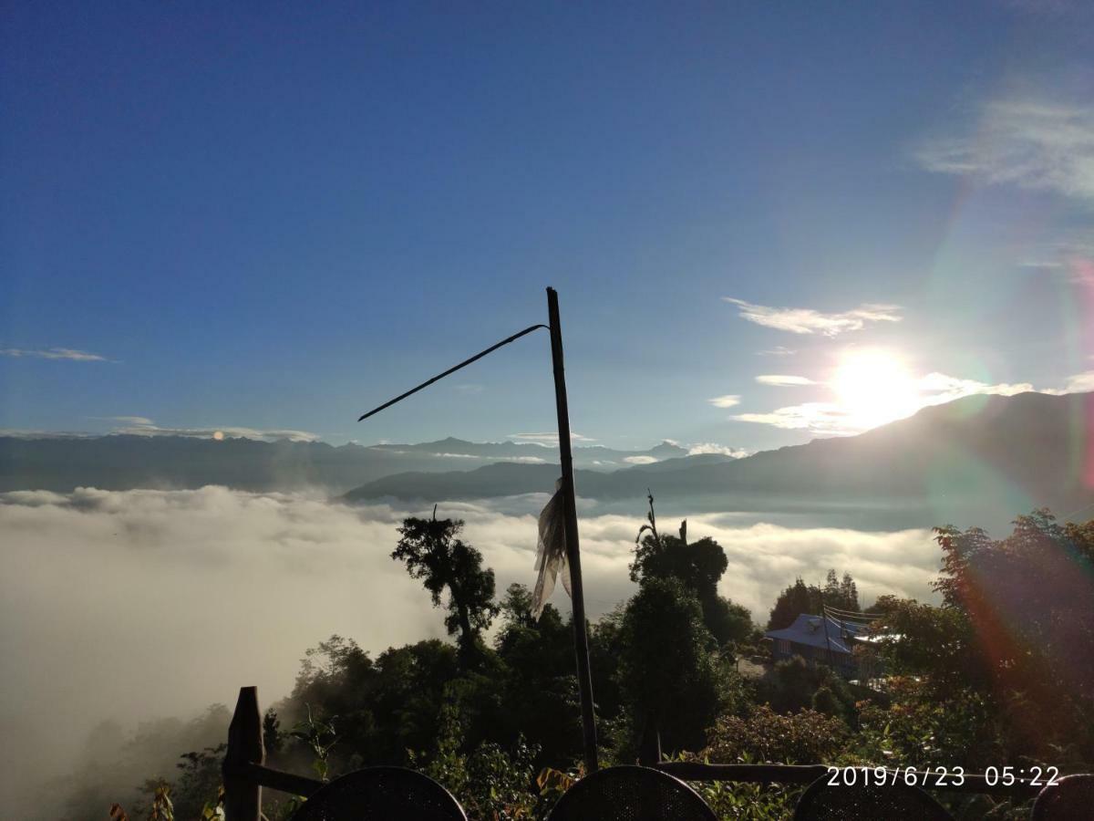 Tibet Homestay Rishop Luaran gambar