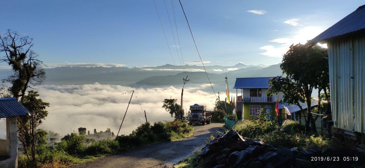 Tibet Homestay Rishop Luaran gambar