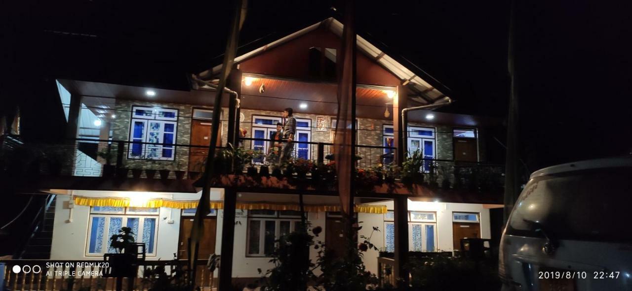 Tibet Homestay Rishop Luaran gambar