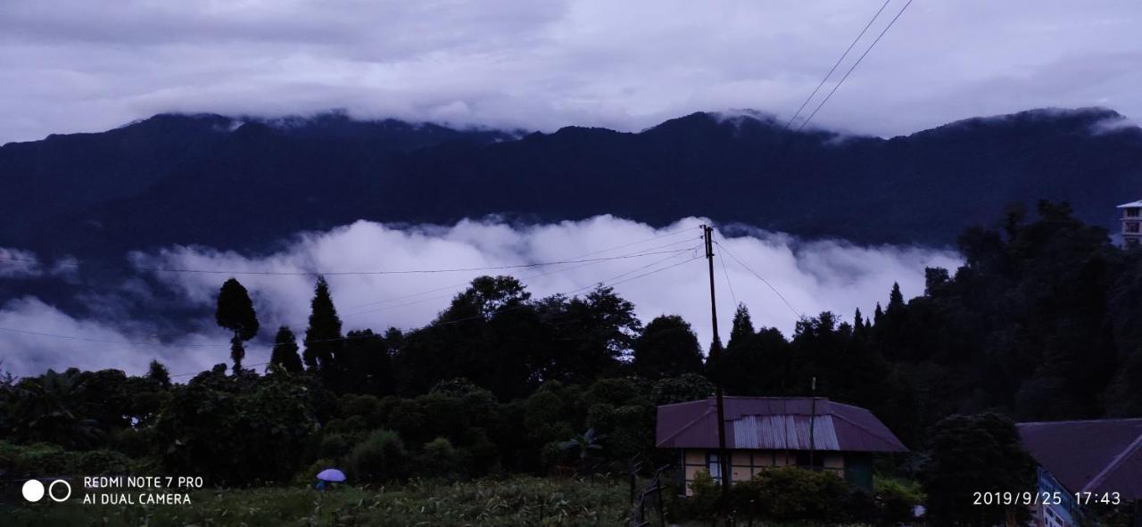 Tibet Homestay Rishop Luaran gambar